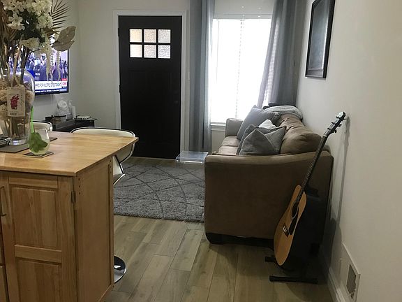 Bright and cozy living room