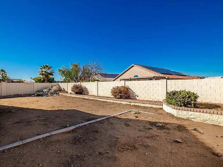 12454 W Holly St — Photo 24