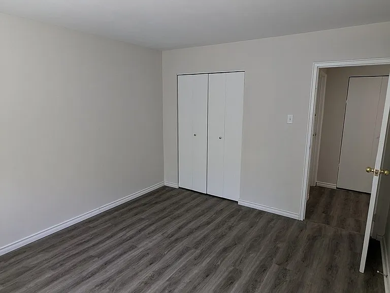 236 Louisa St #9B — Photo 11