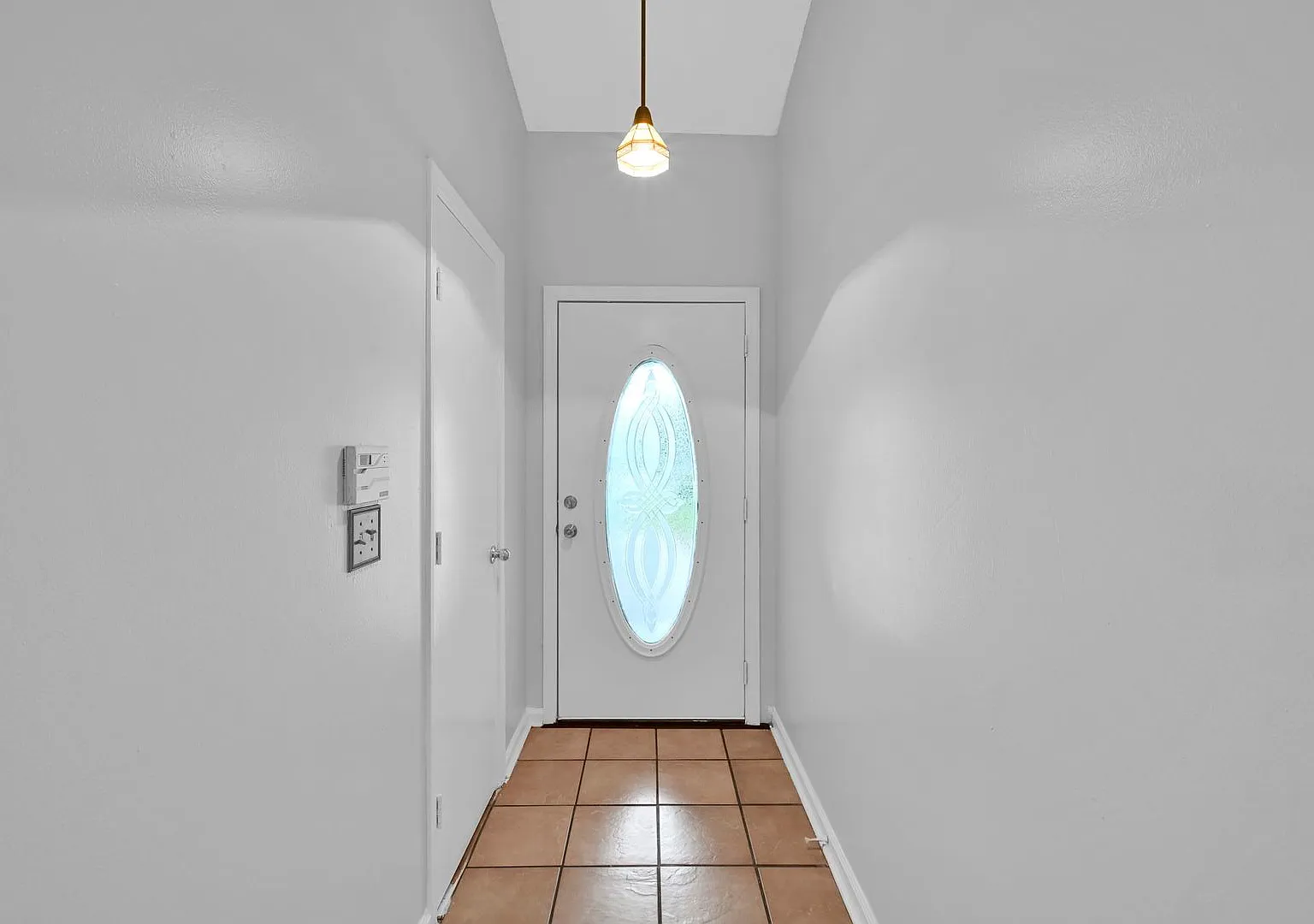 Welcome to this charming 3 bedroom, 2 bathroom home located in Jacksonville, FL - Move In Now & P... — Photo 3