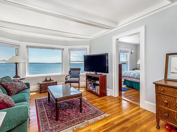 3rd image of 259 Humphrey St Unit 3