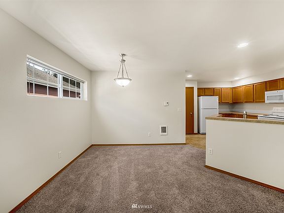5th image of 14894 36th Avenue Ct E #7