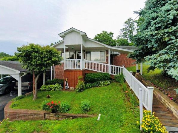 179 West St, Sophia, WV 25921