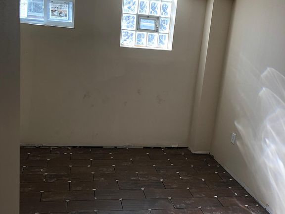 5th image of 1-4738 Marple St #1