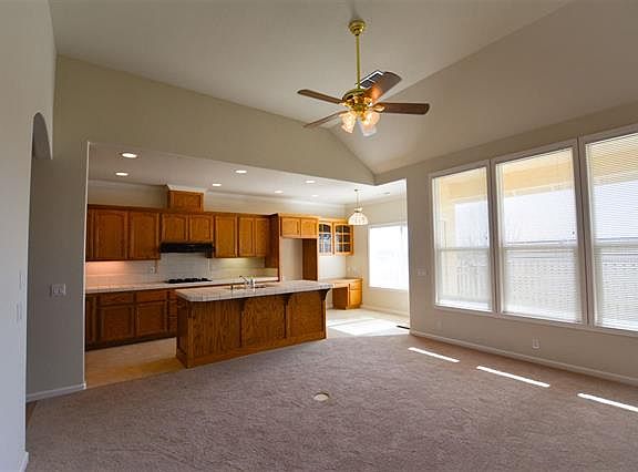 4th image of 10165 Amador St