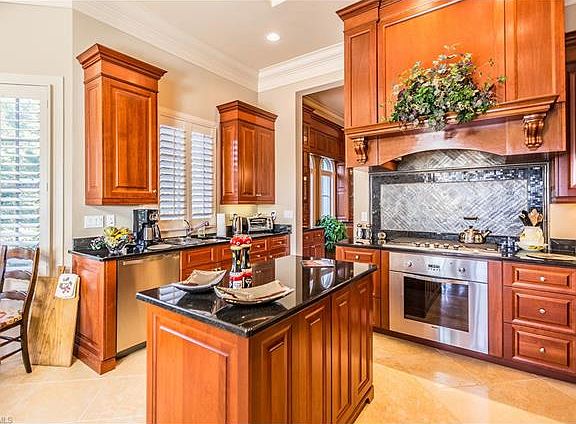 5th image of 2325 Residence Cir Unit 202