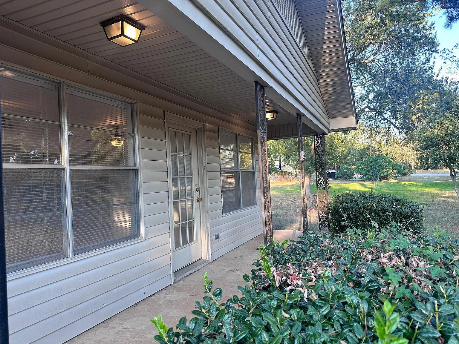 2 bed, 2.0 bath, 1690 sqft, $1,900 — Photo 3