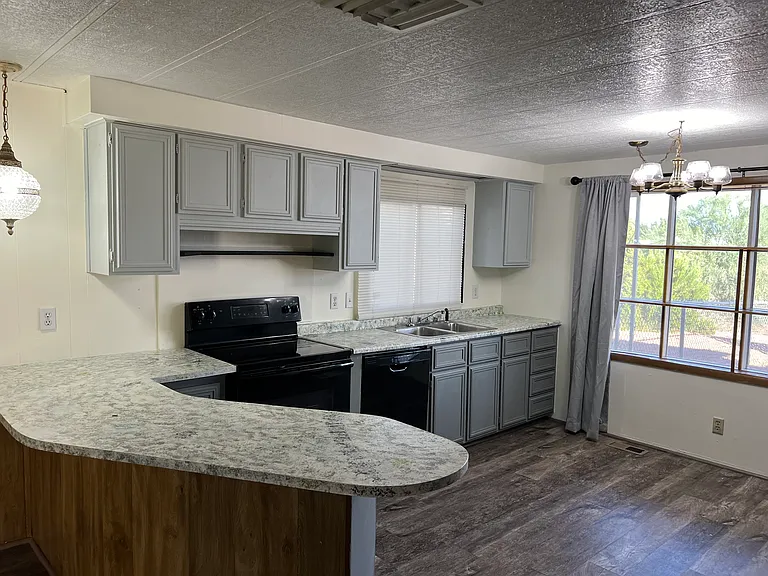 9649 E Frito Ave — Photo 2