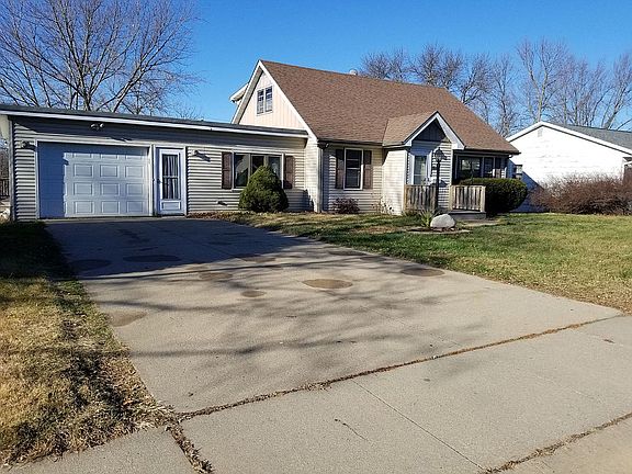 2nd image of 1645 Earl Dr