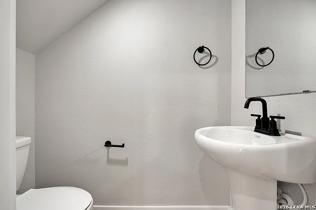 3 bed, 2.5 bath, $1,850 — Photo 4