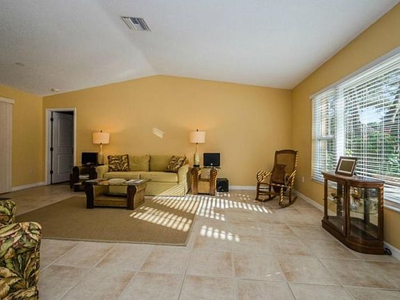 5th image of 953 Winding Oaks Dr