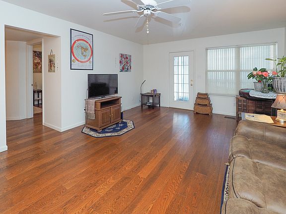 354 Boyer Ct-105