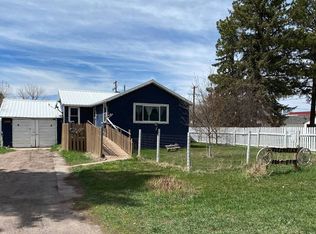 806 S Elm St, Lusk, WY 82225