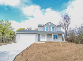 5692 Marylouise St, Lansing, MI 48917