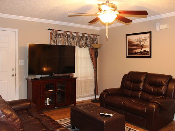 4th image of 2506 Forest Glen Dr