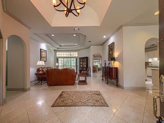 4th image of 3903 HEIGHTS HILL DR