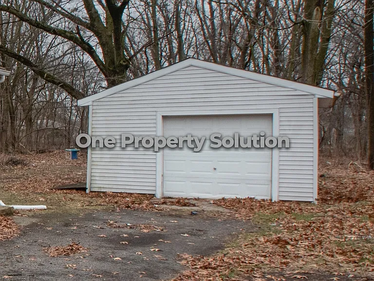 3942 Lincoln St — Photo 21