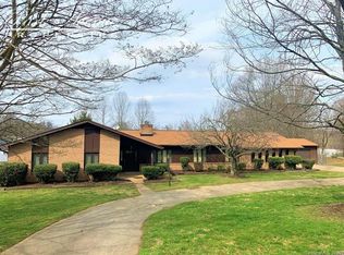 421 Montcrest Dr, Kernersville, NC 27284
