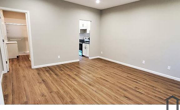 2nd image of 8435 Dowling St