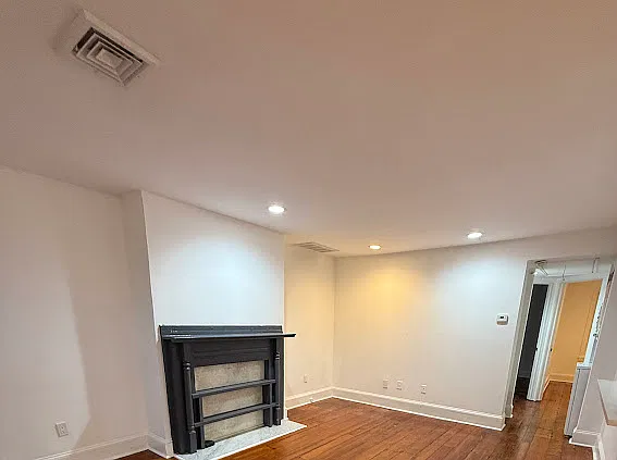 2 bed, 750 sqft, $2,300 — Photo 3