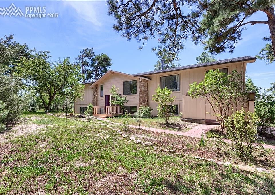 19345 Glen Hollow Circle