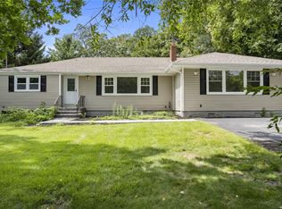 102 Lake Ave, Saint James, NY 11780