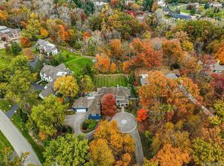 25030 Franklin Park Dr, Franklin, MI 48025