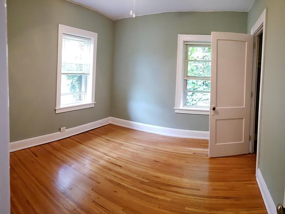 5th image of 2216 Garfield Ave APT 106