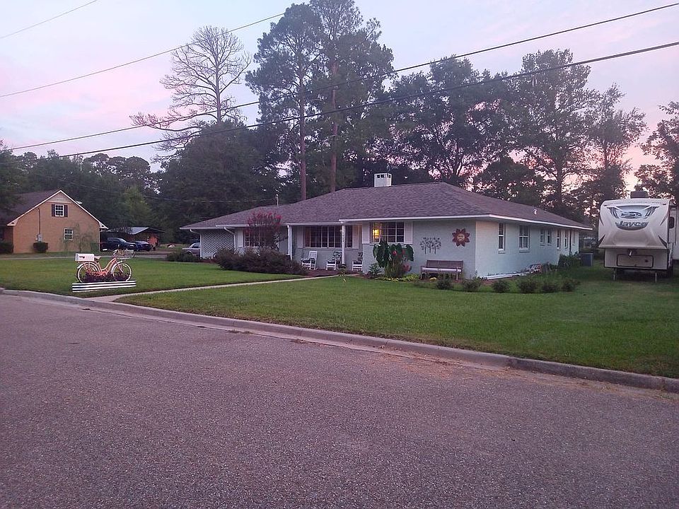 1st image of 1923 Orchard Dr