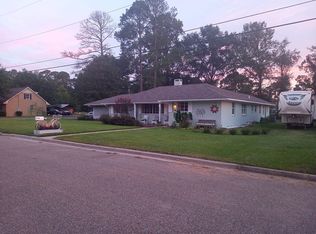 1923 Orchard Dr, Columbia, MS 39429