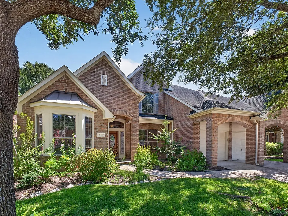 21327 Pennshore Ln