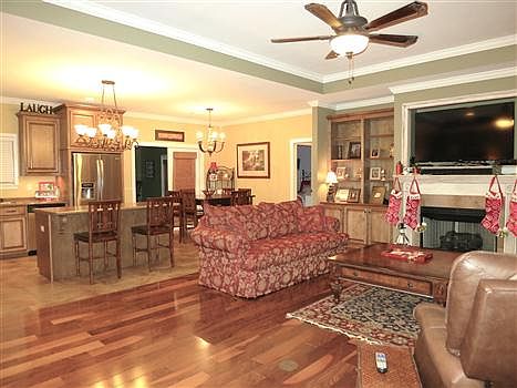 2nd image of 12570 Willow View Cir