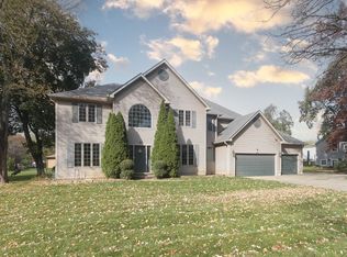 1308 Geringer Rd, Algonquin, IL 60102