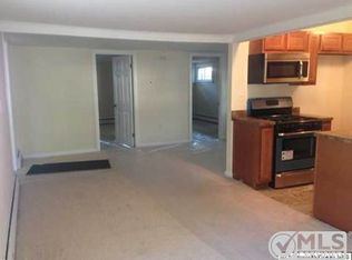 42 Chestnut St, Waretown, NJ 08758