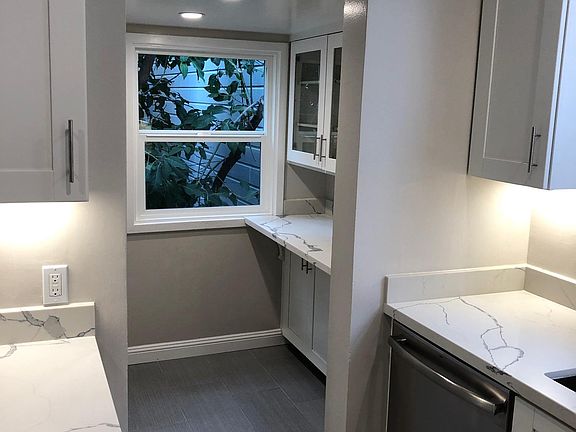 3rd image of 2472A Greenwich St
