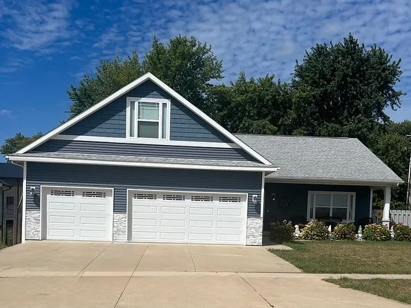 2709 N Skyline Dr, Urbana, IL 61802