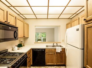 602 North Ave APT 38, Burlington, VT 05401