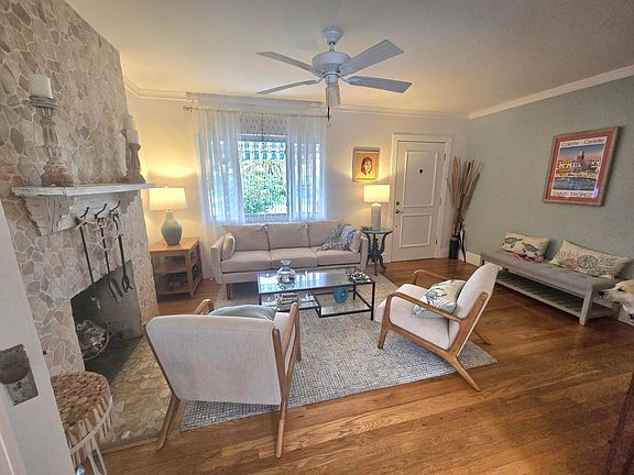 5th image of 902 E Boca Raton Road