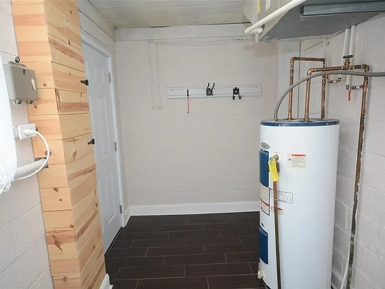 406 High Point Ave — Photo 32