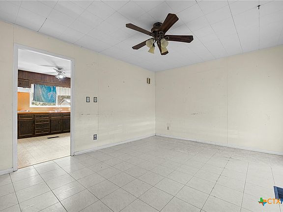 4th image of 1305 Greenwood Ave