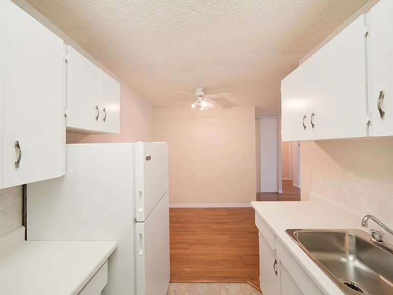 11111 L 87th Ave NW — Photo 9