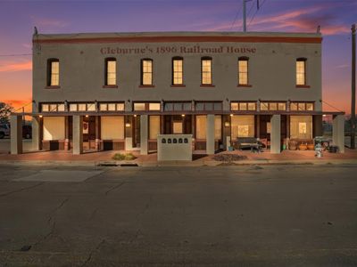 419-423 E Henderson St, Cleburne, TX, 76031