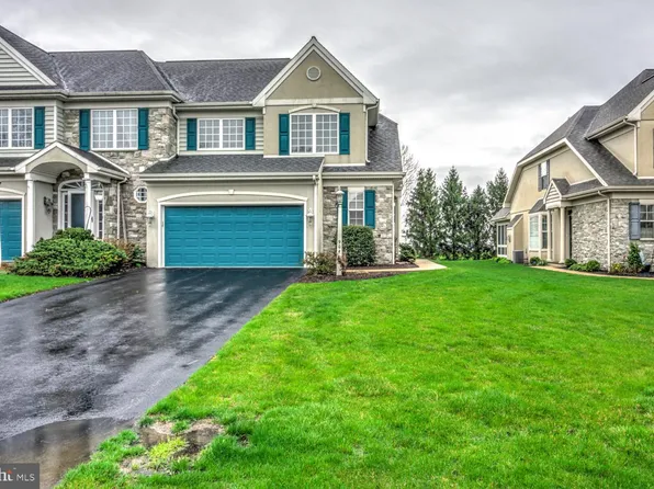 904 Walnut St, New Holland, PA 17557