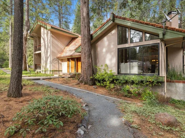 13108 Woodstock Dr, Nevada City, CA 95959