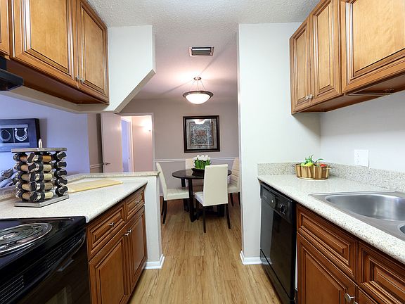 5th image of 2700 Ambassador Caffery Pkwy APT 49