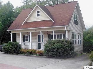 134 Roaring Fork Rd, Gatlinburg, TN 37738