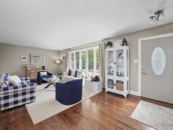 2nd image of 9020 Sunrise Ln