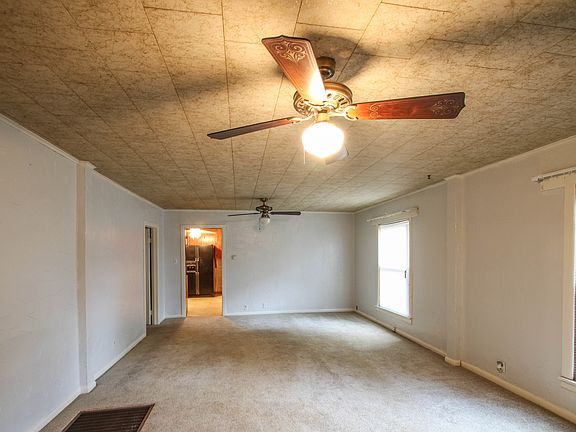 4th image of 211 S Vine Ave