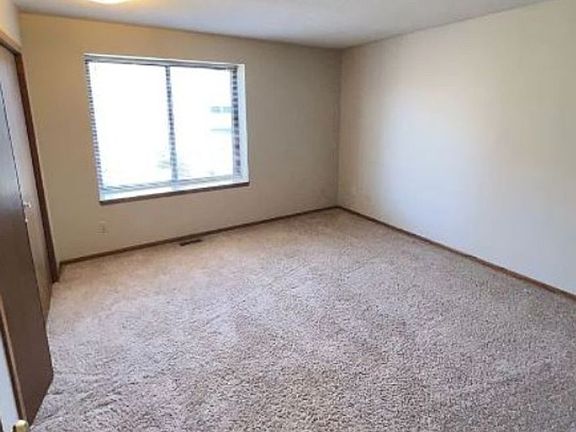 3rd image of 744 Ashland Ave APT 102