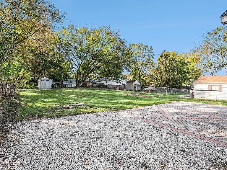 308 S Adelaide St — Photo 15